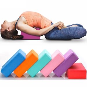 Các Loại Dụng Cụ Tập Yoga Cơ Bản Cho Người Mới Bắt Đầu