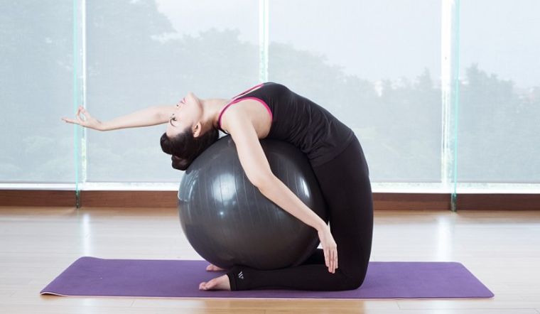 Yoga Với Bóng Là Gì